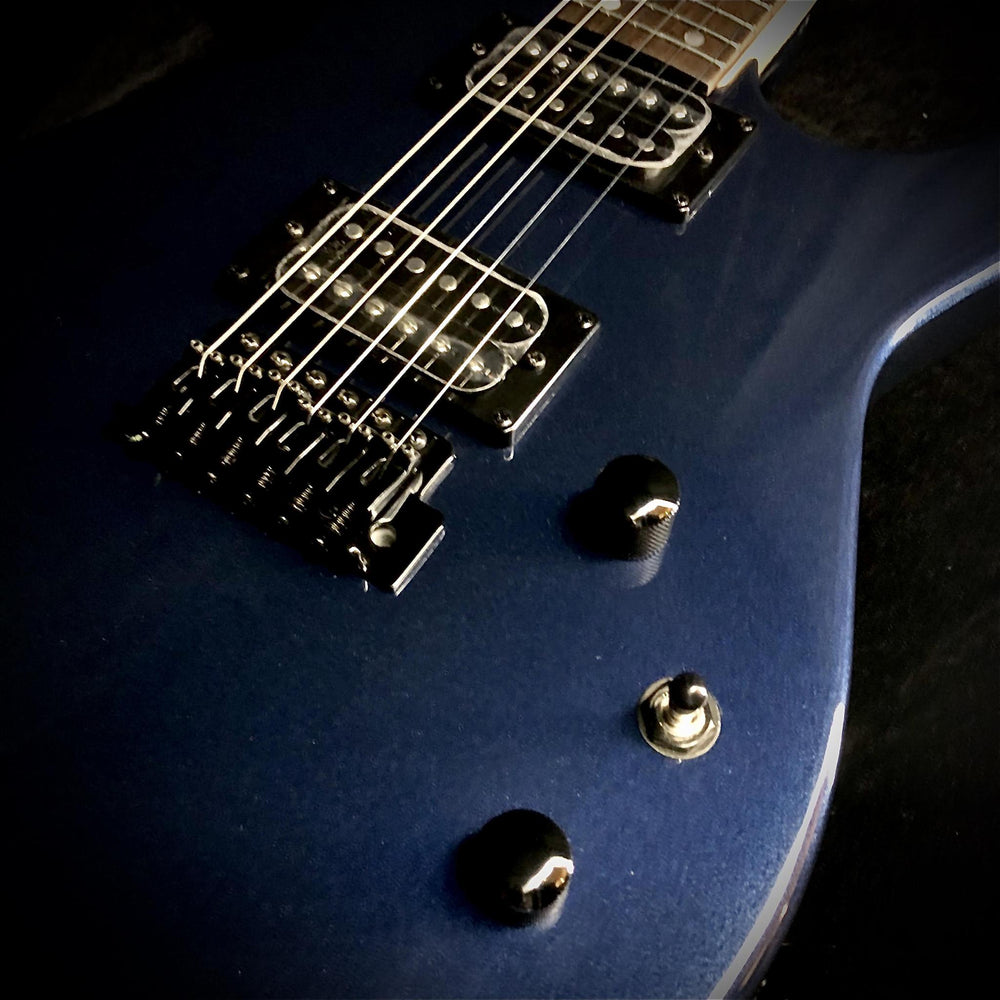 Dean Vendetta XMT Metallic Blue - British Audio