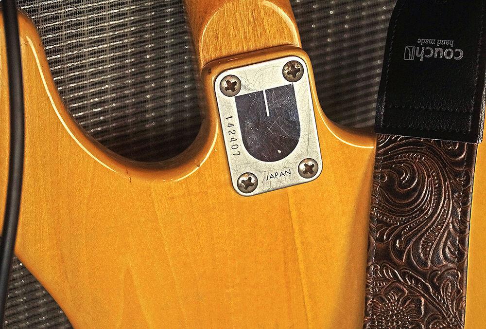 The Dark Brown Western Guitar Strap - British Audio